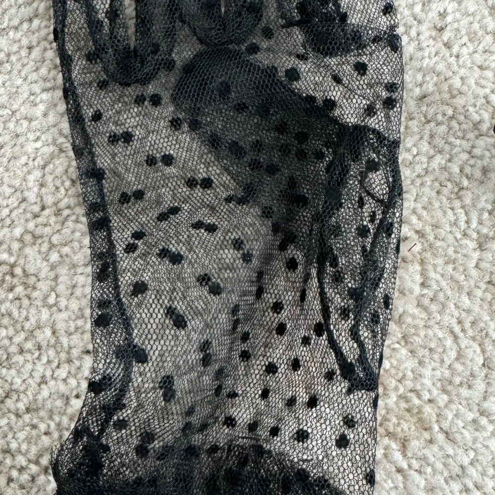 Zara brand new limited edition net gloves
